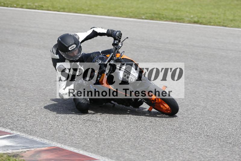 /Archiv-2024/29 12.06.2024 MOTO.CH Track Day ADR/Gruppe blau/8